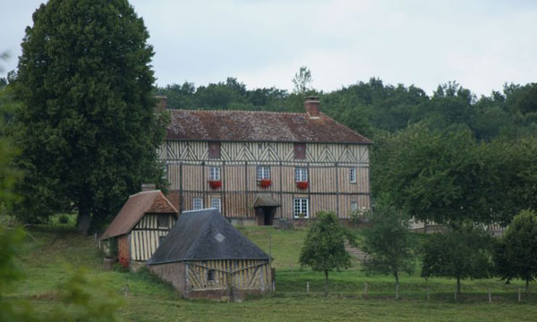  Gut Beaumoncel im Dorf Camembert, heute von Ortsteil  Vimoutiers
